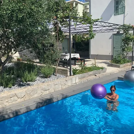 Great 4-bedroom W Heated Eco Pool فيلة *