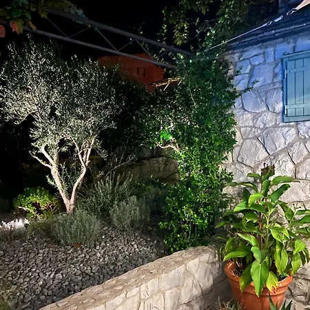 Great 4-bedroom W Heated Eco Pool فيلة Duće
