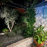 Great 4-bedroom W Heated Eco Pool Villa Duće