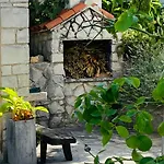 Great 4-bedroom W Heated Eco Pool * Duće