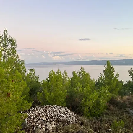 Great 4-bedroom W Heated Eco Pool *