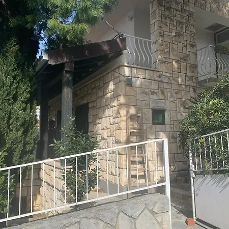 Great 4-bedroom W Heated Eco Pool Vila *