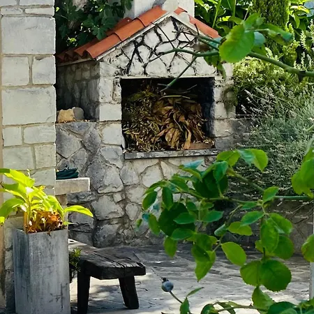 Great 4-bedroom W Heated Eco Pool * Duće
