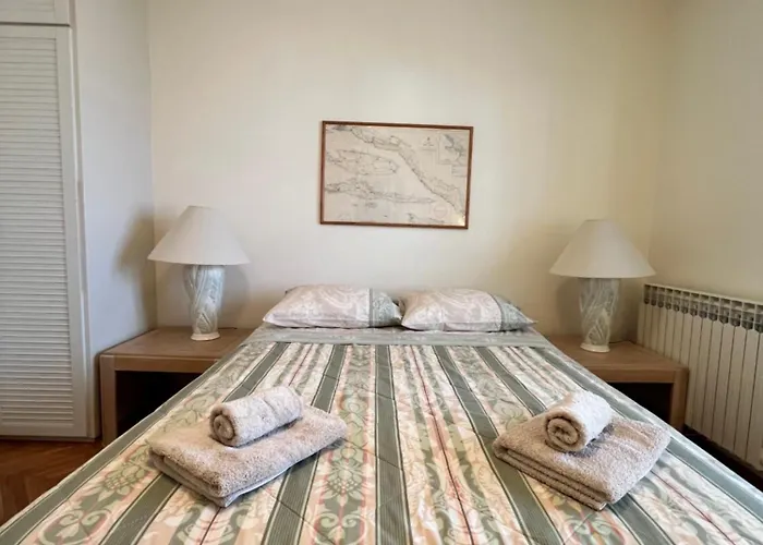 Great 4-bedroom W Heated Eco Pool Vila Duce