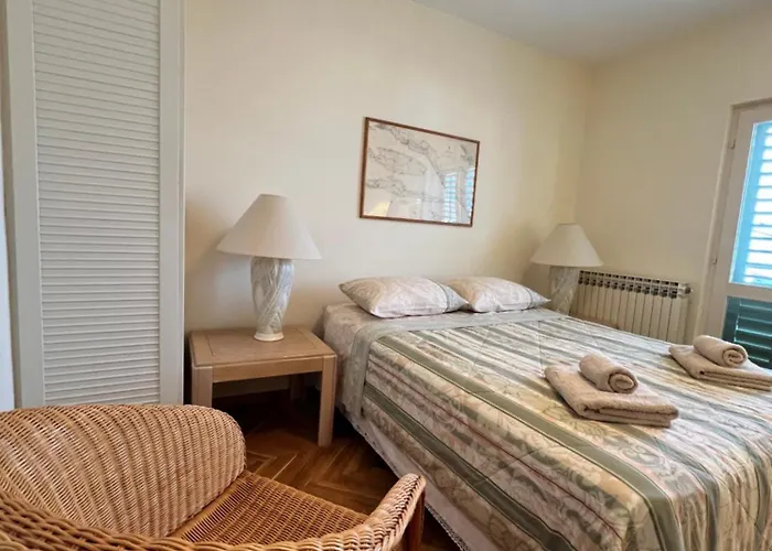 Great 4-bedroom W Heated Eco Pool Duce