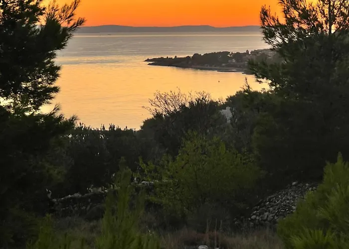 Great 4-bedroom W Heated Eco Pool Vila *