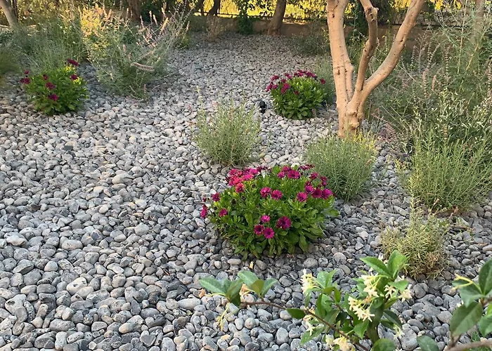 Great 4-bedroom W Heated Eco Pool