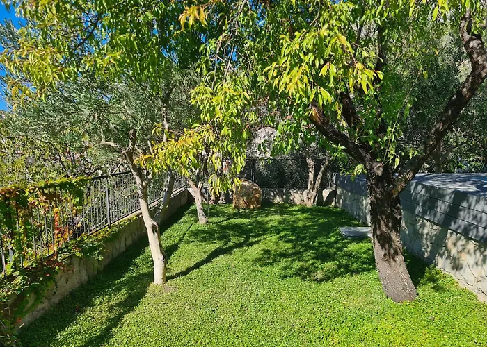 Great 4-bedroom W Heated Eco Pool * Duce