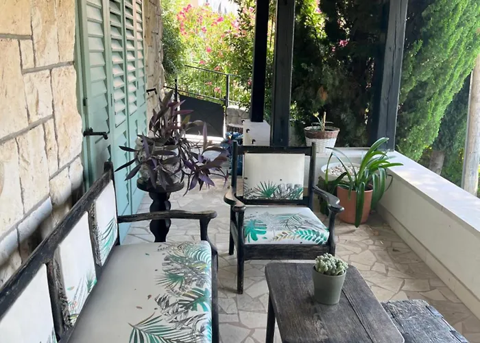 Great 4-bedroom W Heated Eco Pool Vila