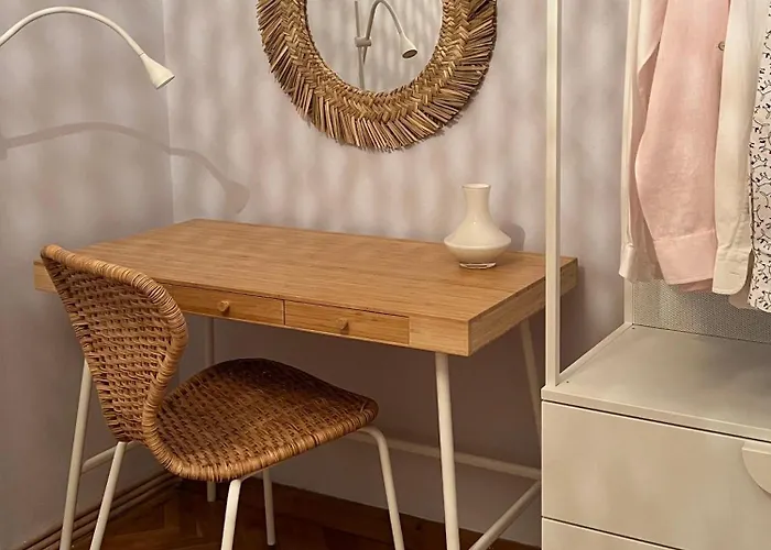 Great 4-bedroom W Heated Eco Pool *