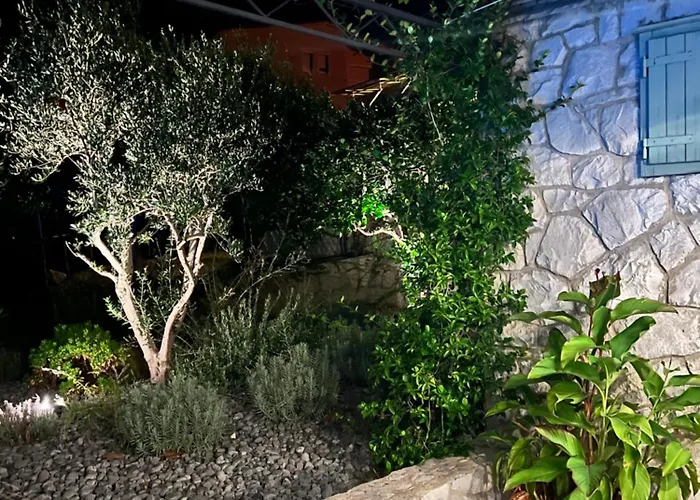 Great 4-bedroom W Heated Eco Pool Vila Duce